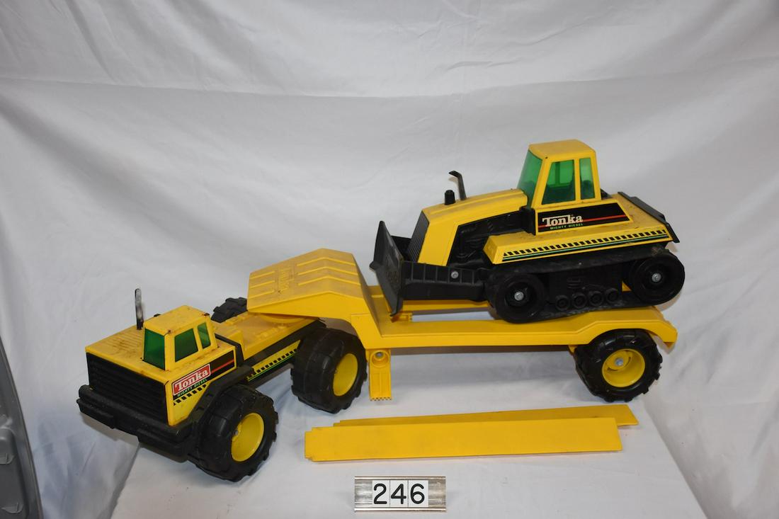 Tonka Hauler with Bulldozer: Semi/trailer/dozer