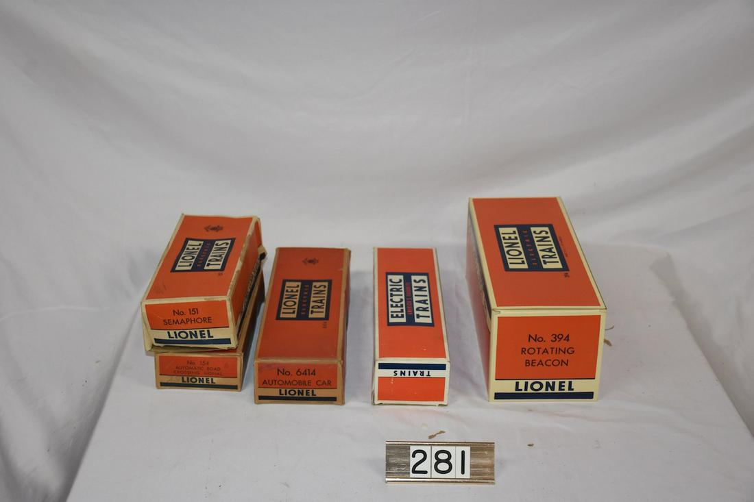 Lionel Post-War Accessories (1 of 3)
