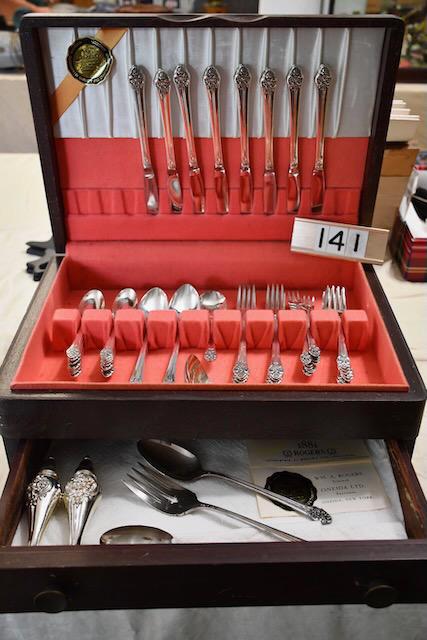 Rogers Bros Flatware Service (1 of 2)