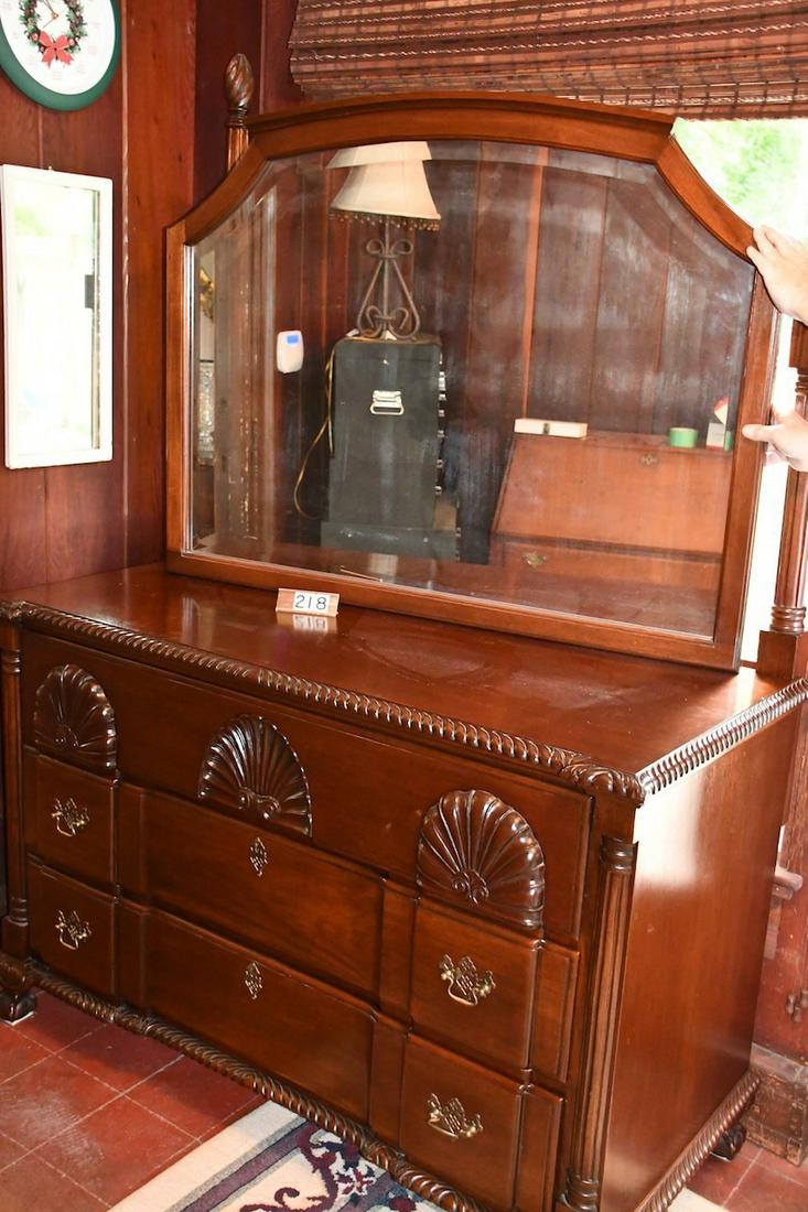 Excellent Mahogany Block Front Dresser with Mirror (1 of 4)
