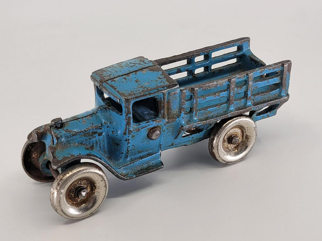 Arcade Cast Iron Stake Truck: Original, 4-3/4" L