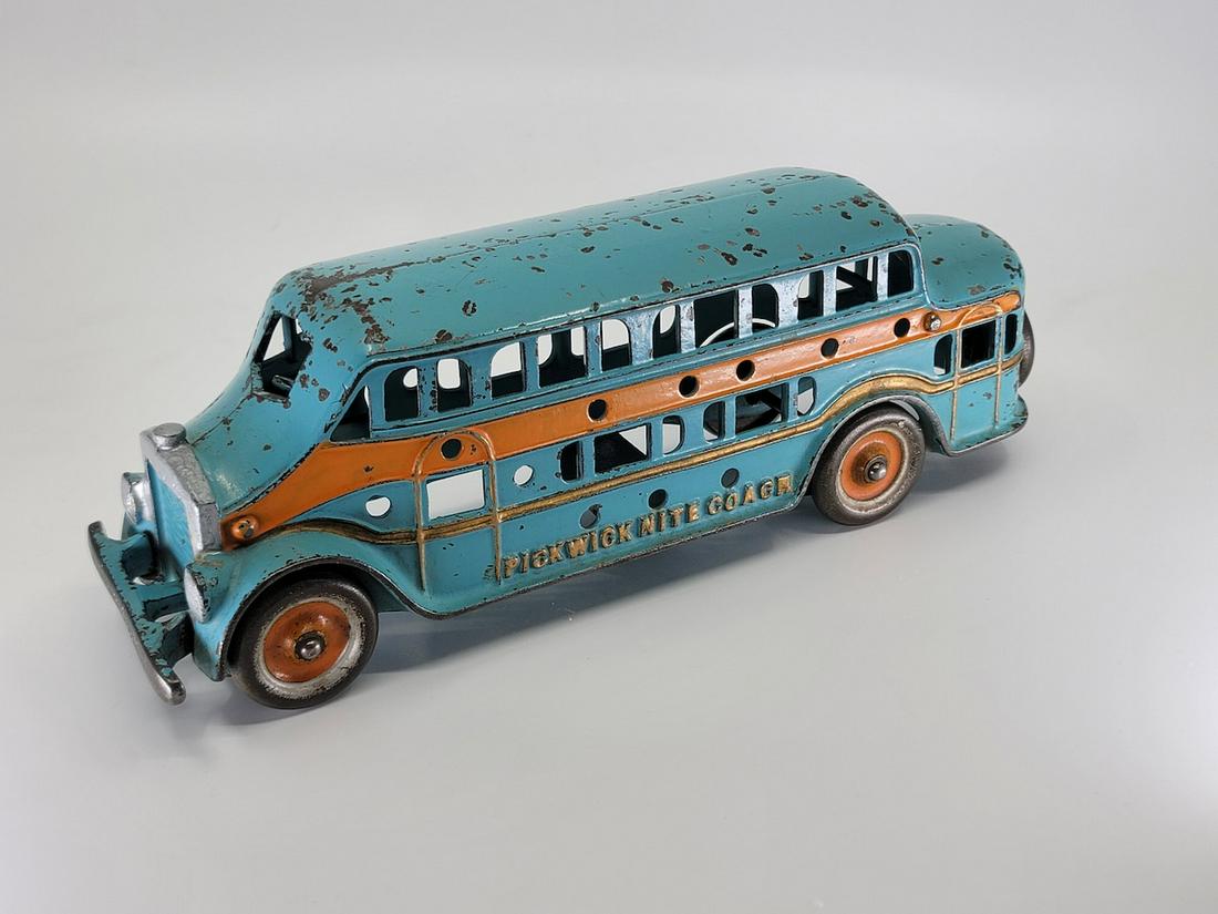 Kenton Cast Iron "Pickwick High Coach" Bus (1 of 9)