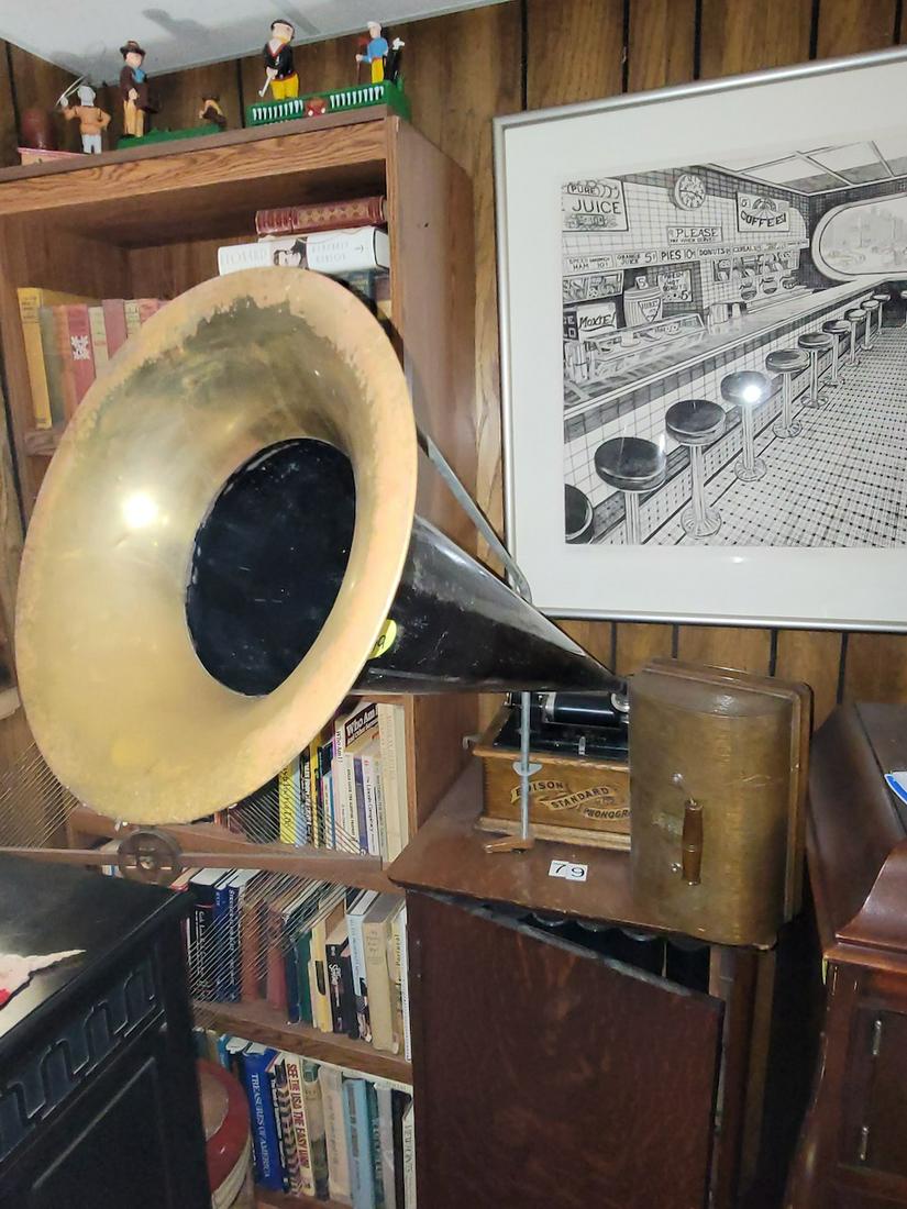 Edison Standard Cylinder Phonograph (1 of 2)