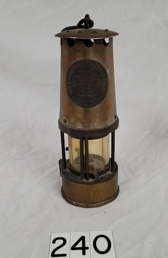 Protector Lamp & Lighting Co. Ltd. Type 6 Minors Lamp (1 of 3)