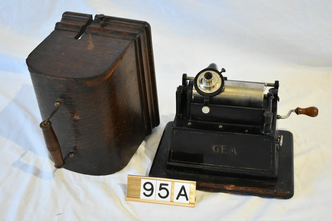 Edison Gem (Black) Cylinder Phonograph (1 of 2)