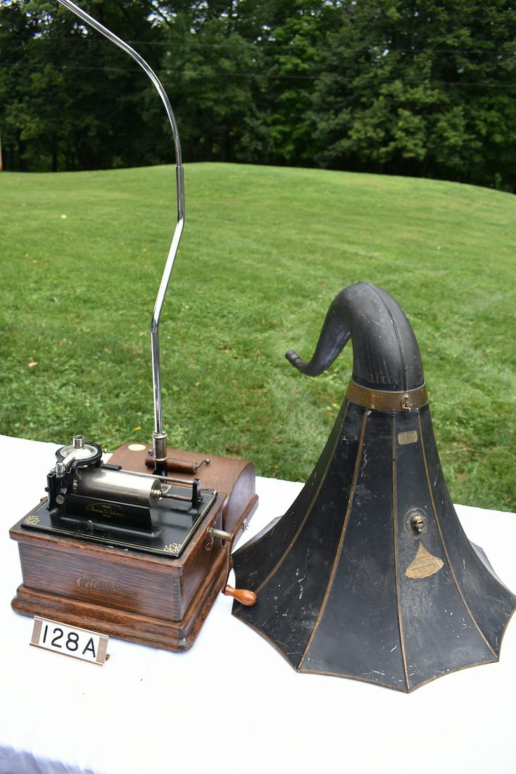 Edison Fireside cylinder phonograph (1 of 3)