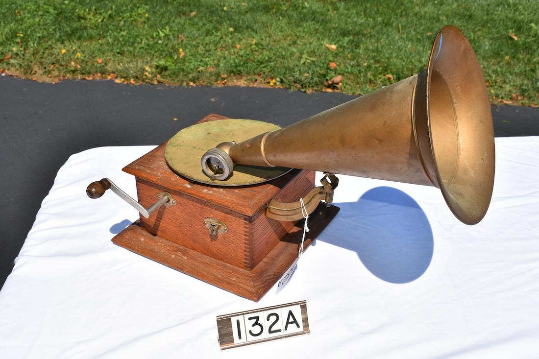 Victor Junior (1 of 3)