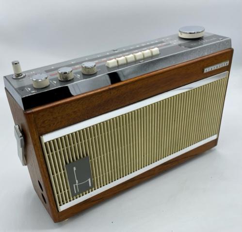 Clarville Four-Band Radio (1 of 2)