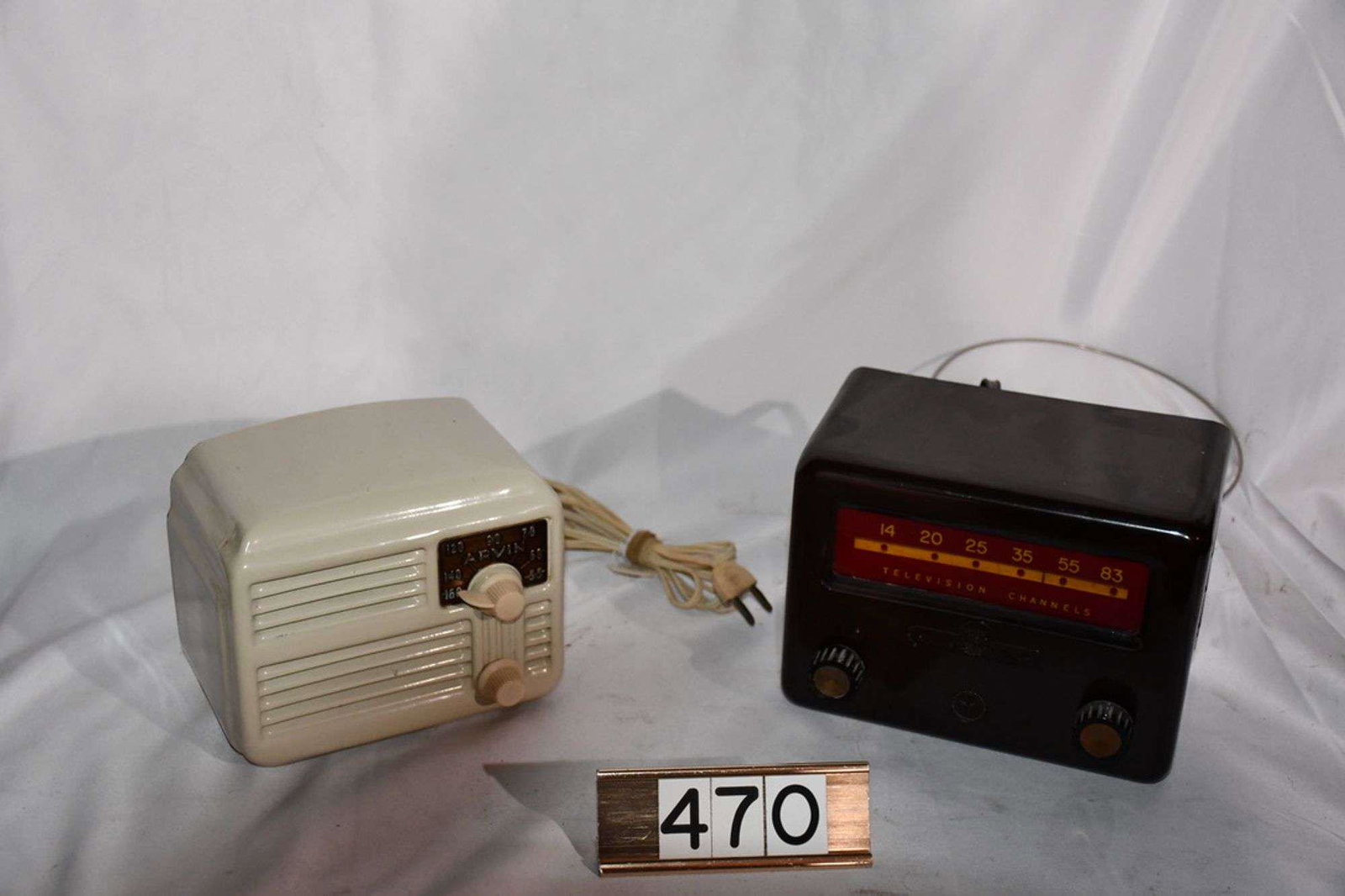 Arvin Plastic Case Radio & UHF Converter (1 of 3)