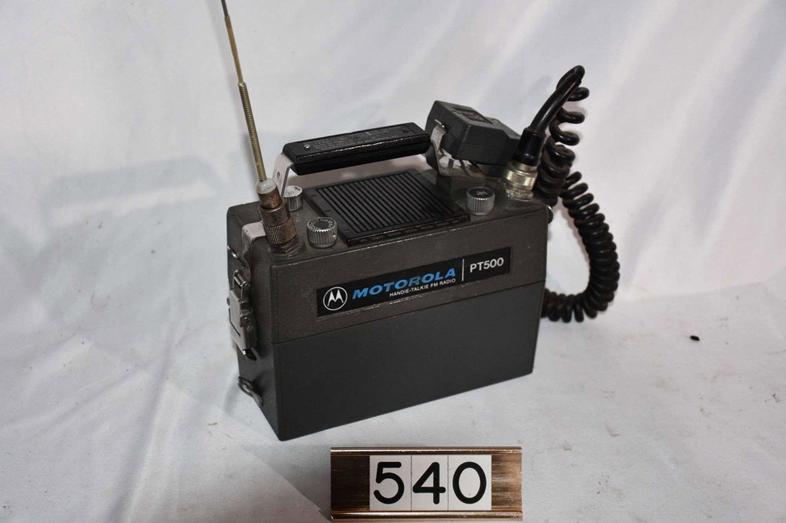 Motorola PTO500 Handie-Talkie FM Radio (1 of 2)