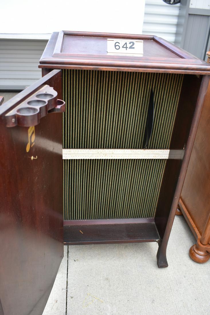 Single Door Disc Record Cabinet (1 of 1)