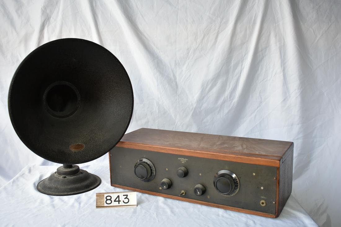 Crosley Trirdyn SR3 Table Top Radio & Atwater Kent Metal Radio  Horn Speaker (1 of 3)