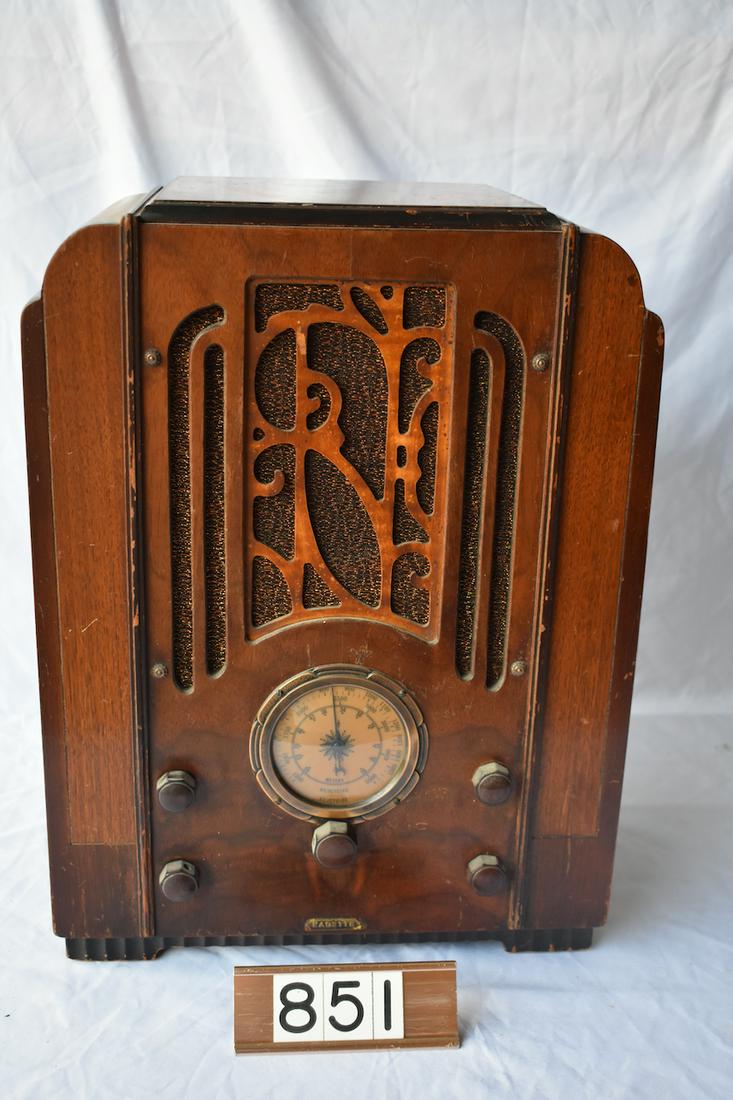 Kadette Table Top Radio (1 of 2)