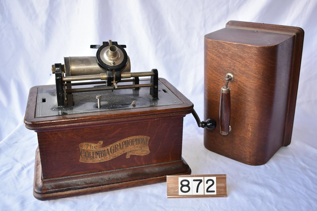 Columbia BK Cylinder Phonograph (1 of 2)