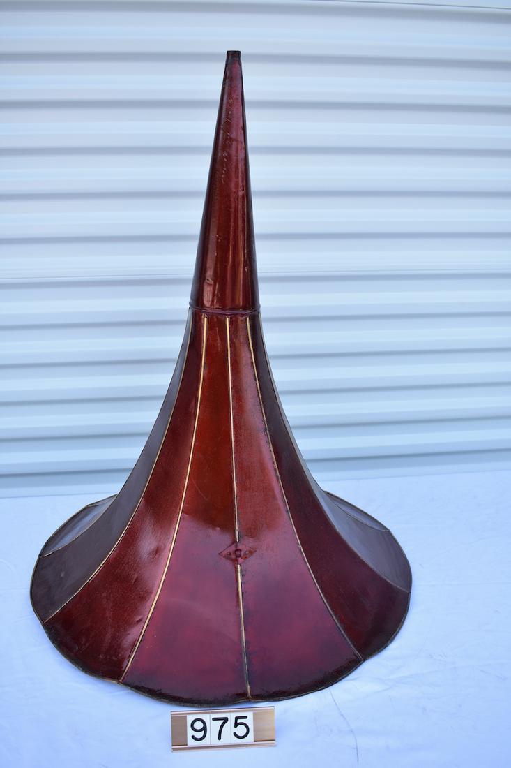 11-panel flowered horn (1 of 2)