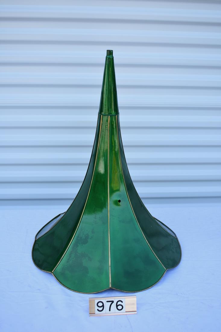 8-panel flowered horn: green. Measures 18" diameter x 25" long