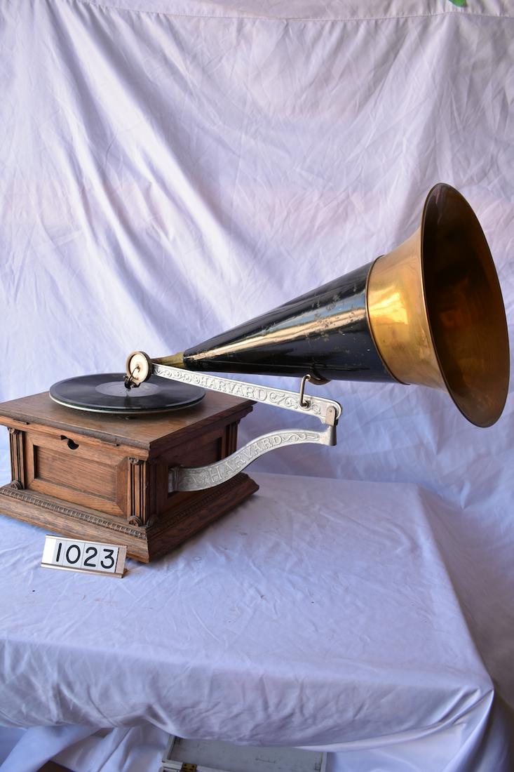 Harvard Disc Phonograph (1 of 2)