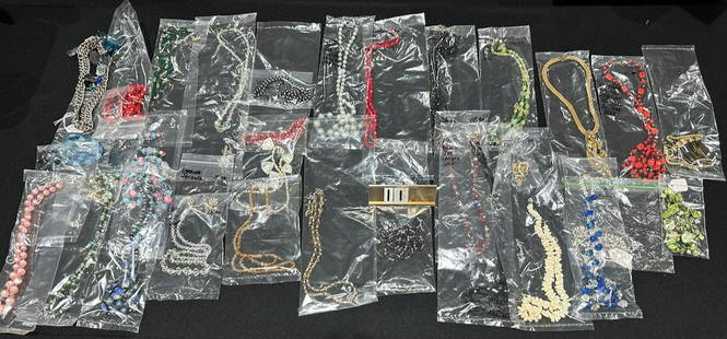 Group of Costume Jewelry: Including necklaces, earrings, etc. 33 pcs