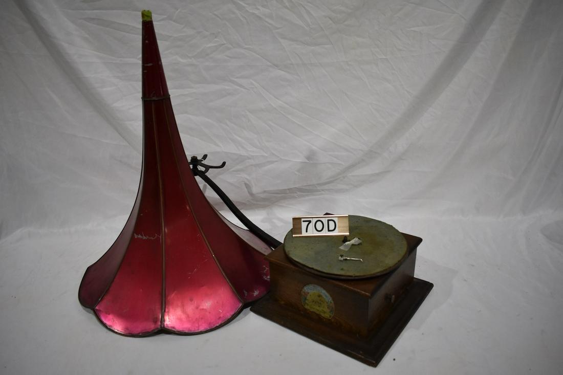 Busy Bee Phonograph (1 of 2)