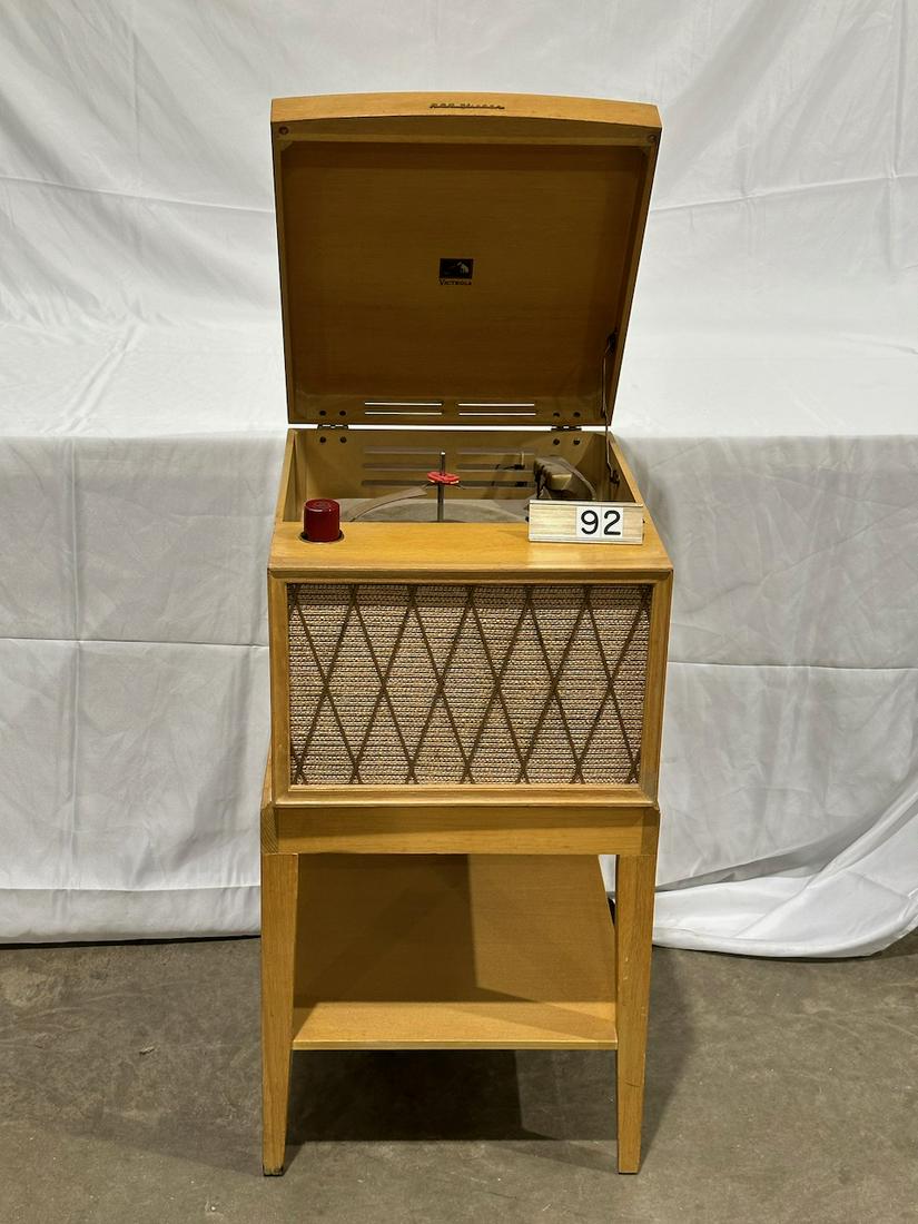 RCA Victrola Disc Record Player (1 of 4)