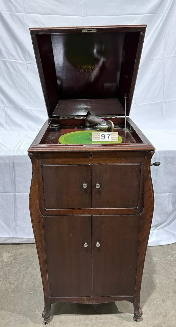 Victor VV-100 Floor Model Phonograph (1 of 3)