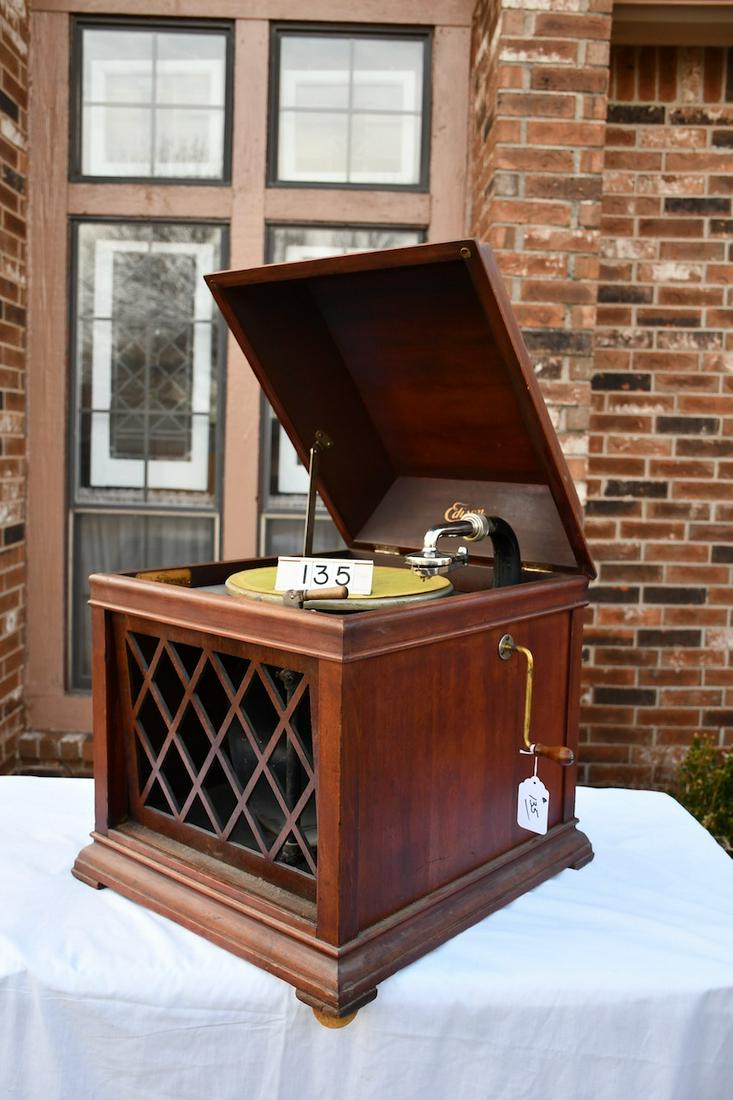 Edison Chalet B-19 Table Model Phonograph (1 of 2)