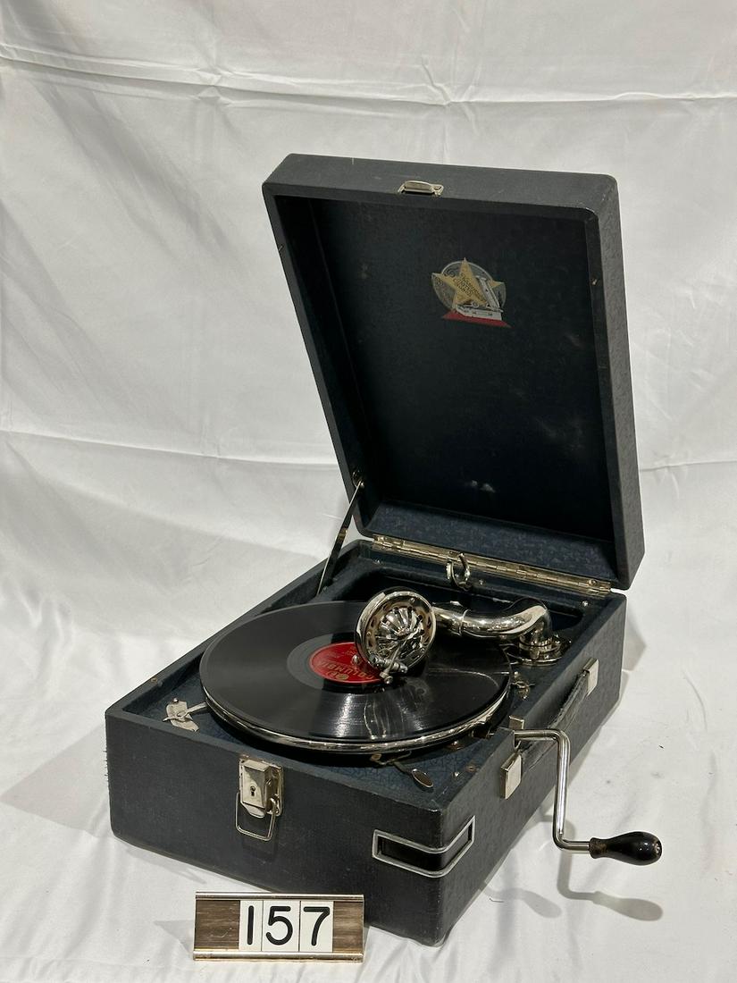 Good Portable Suitcase Model Phonograph (1 of 3)