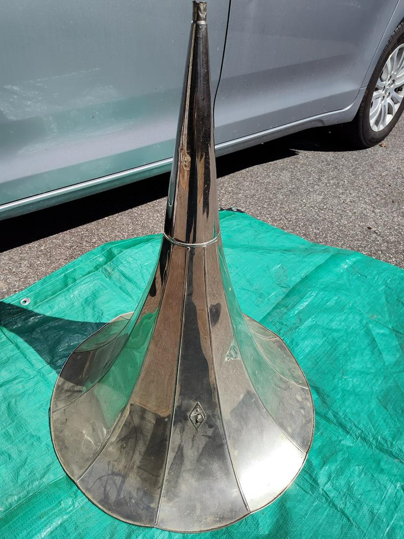 Silver/Red Morning Glory Horn: 11-panel Standard Metal Co.