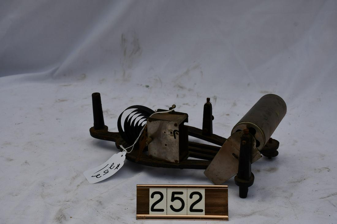 Puck Lyre Base Phonograph (1 of 1)