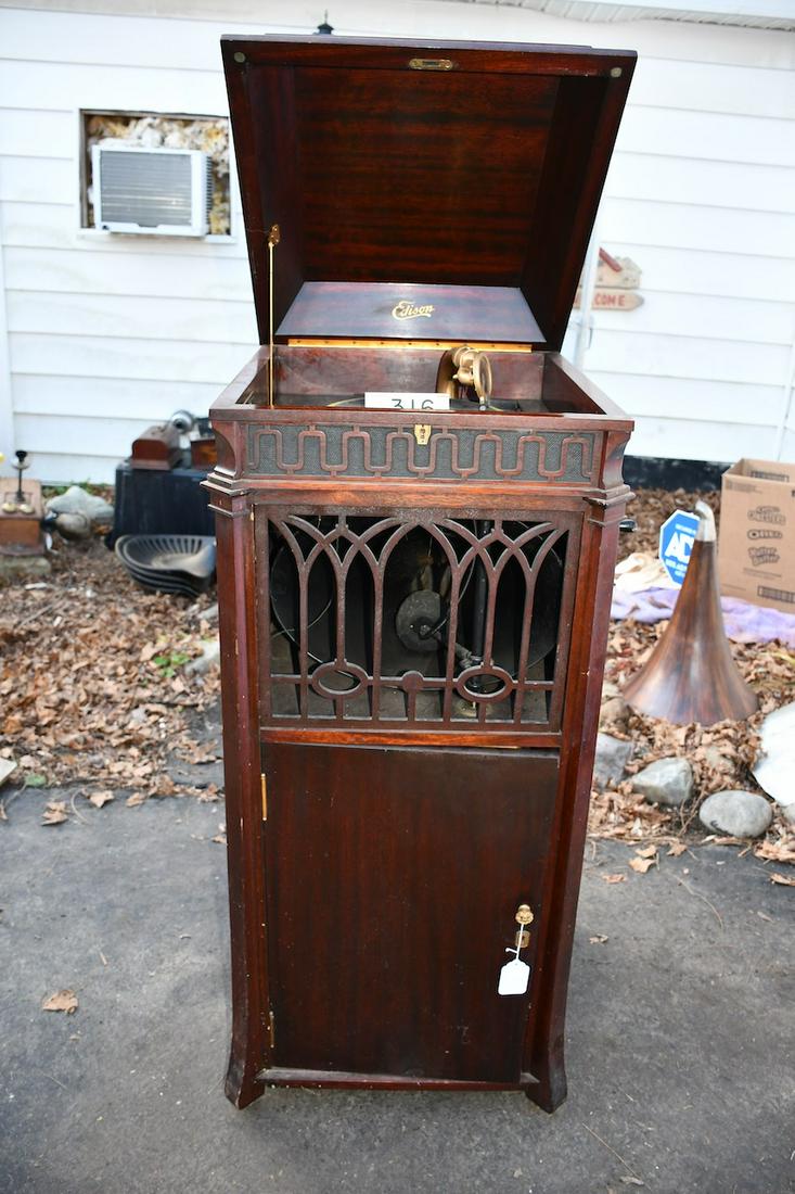 Edison C250 Diamond Disc Phonograph: Mahogany cabinet. Has an 78 rpm record reproducer adapter. No diamond disc reproducer.