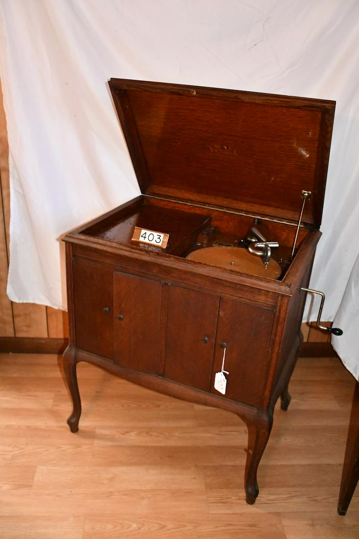 Victor Victrola 210 Flat top Console Phonograph (1 of 1)