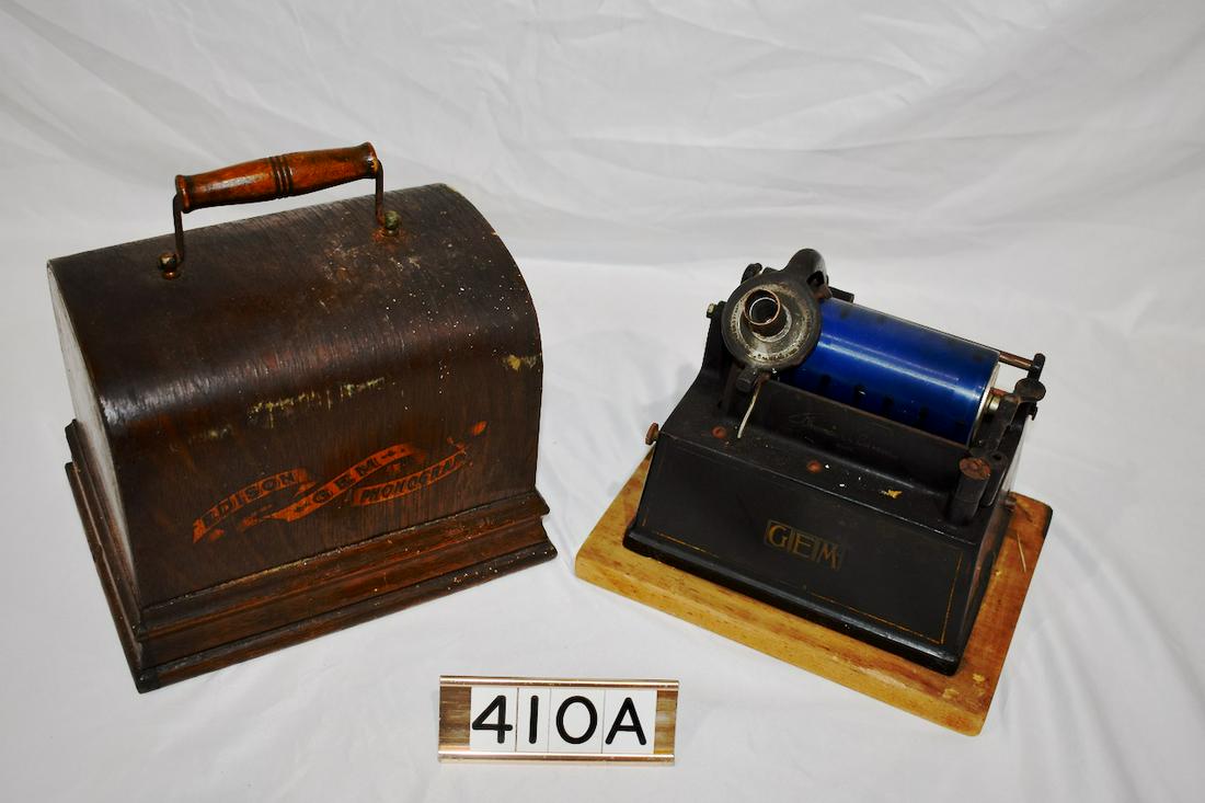Edison Gem Cylinder Phonograph (1 of 2)