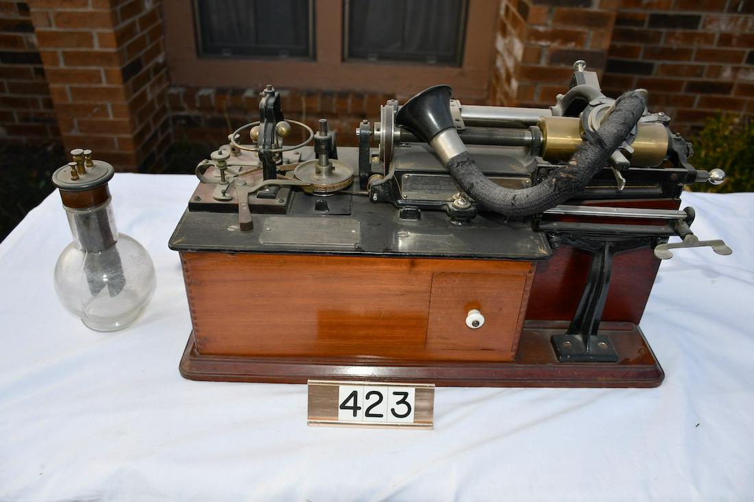 Edison Electric Class M Cylinder phonograph: A rare machine. Battery jar, hearing tube,