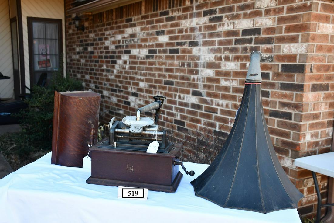 U.S. Phonograph Company, Model Junior (1 of 3)