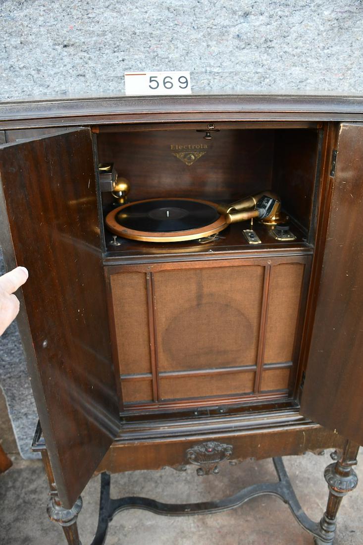 Victor VE 12-25 E Cabinet Phonograph (1 of 4)