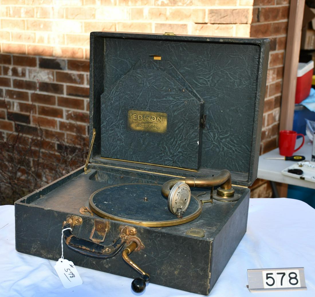 Edison Suitcase Model Disc Phonograph (1 of 2)