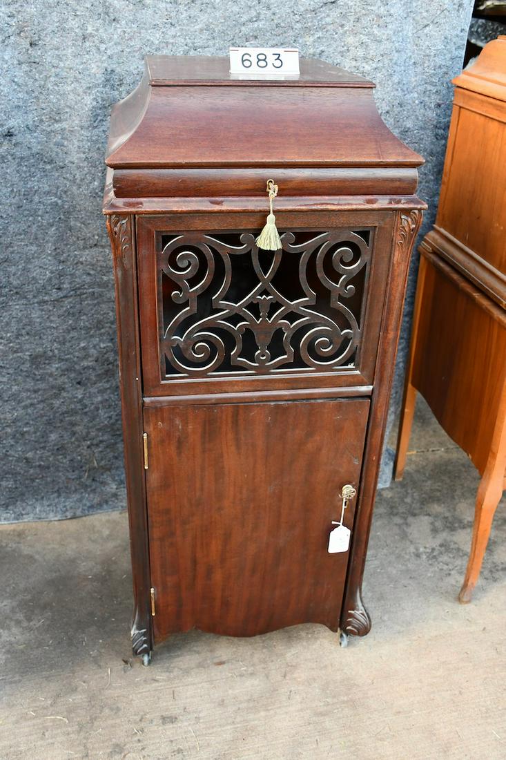 Edison Amberola B-1 Cylinder Floor Model Phonograph (1 of 4)