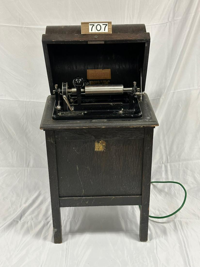 Dictaphone Model 7 (1 of 3)