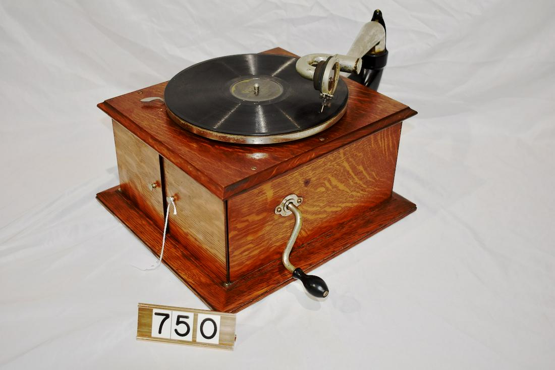 Victor IV Disc Phonograph (1 of 2)