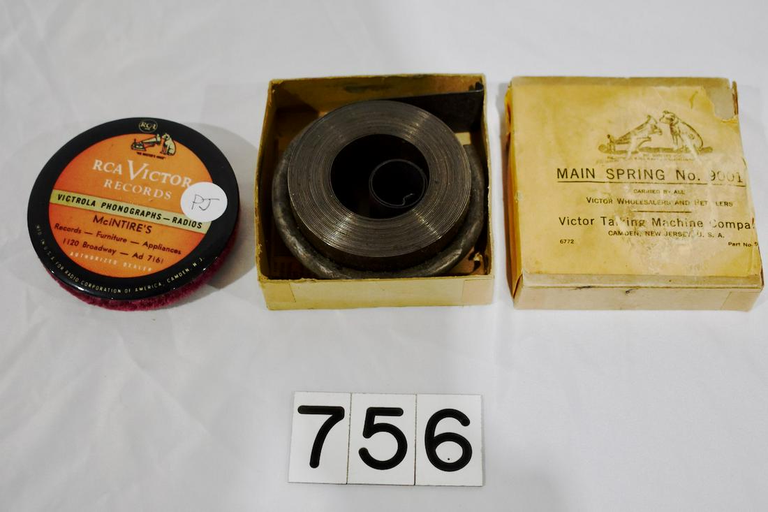 Victor Main Spring No. 9001 & Victor Record Duster (1 of 1)