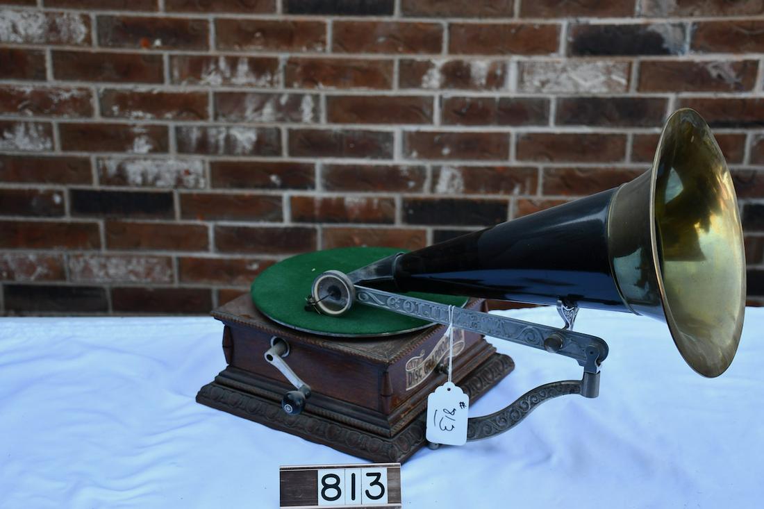 Columbia AJ (Early Style) disc Phonograph (1 of 2)