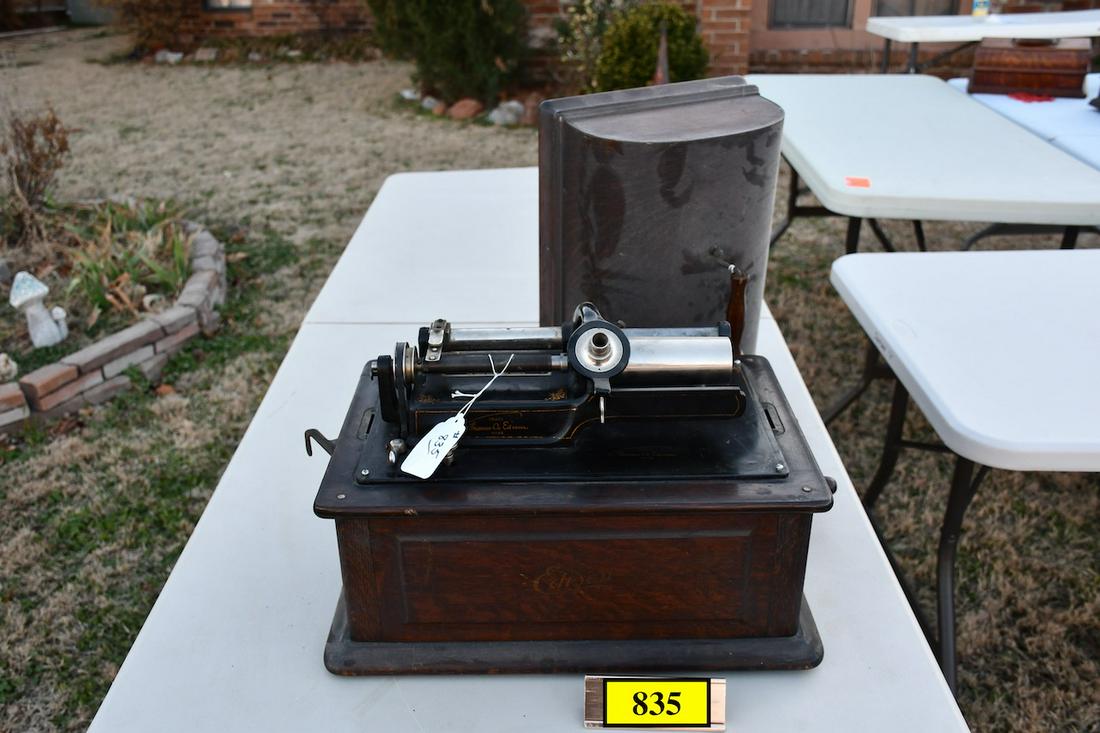 Edison Triumph Cylinder Phonograph: H (4 minute) reproducer, cover and crank