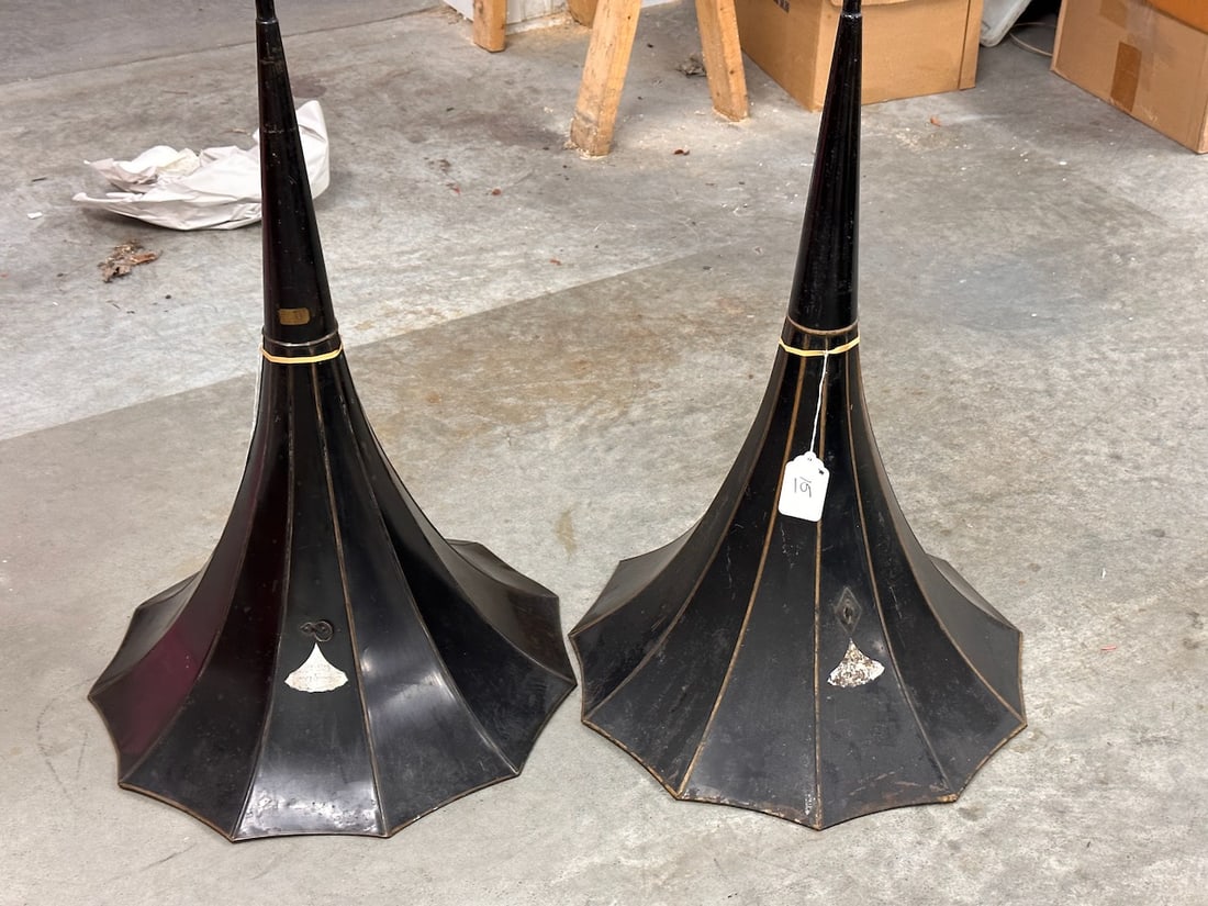 2 Edison Home Phonograph Horns (1 of 2)