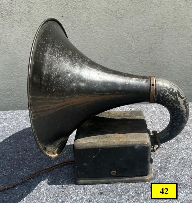 "Dicto-Grand" Radio Loud Speaker (1 of 3)