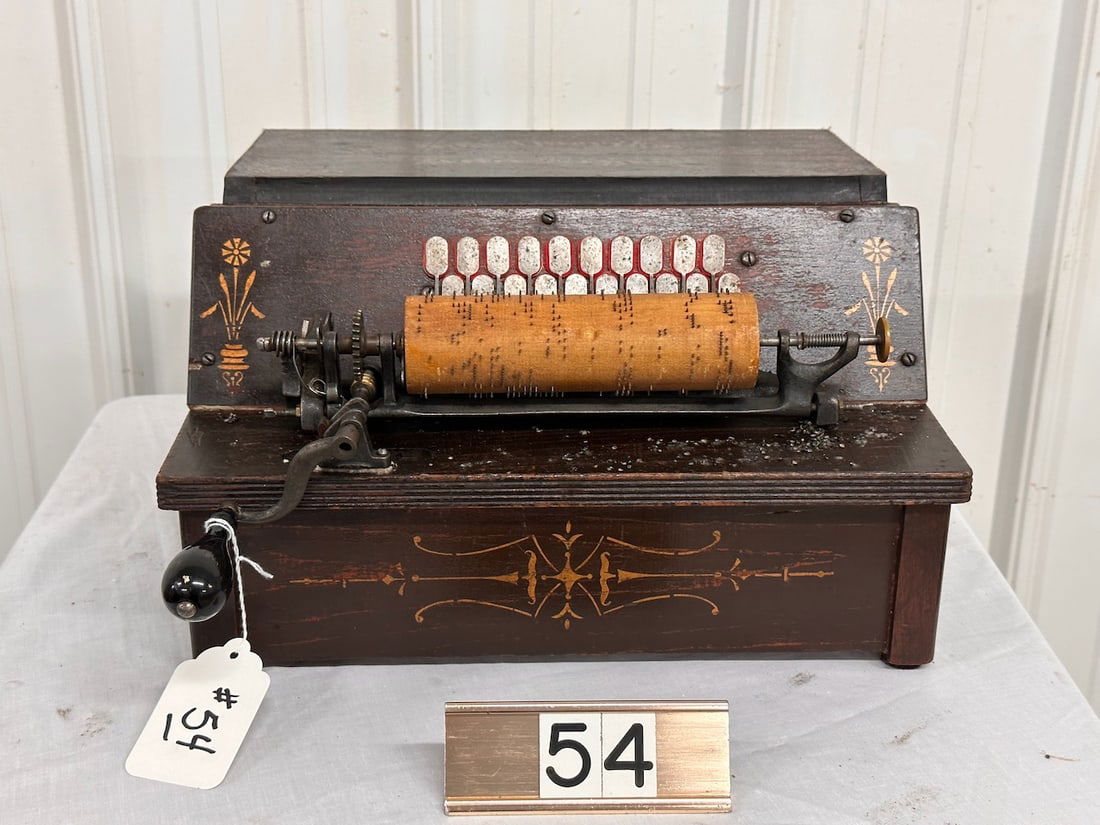 Antique Wood Cob Roller organ (1 of 3)