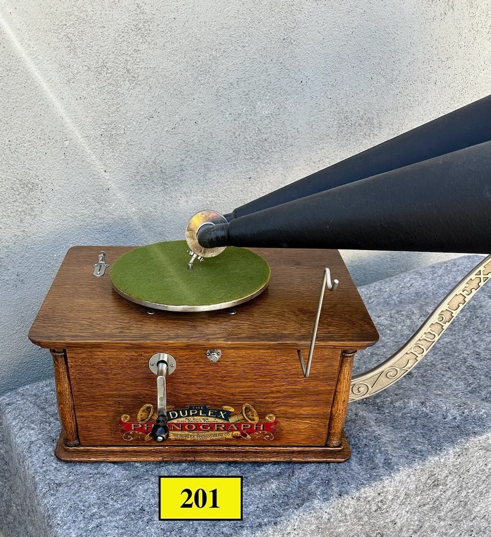 Kalamazoo Duplex Disc Phonograph (1 of 9)