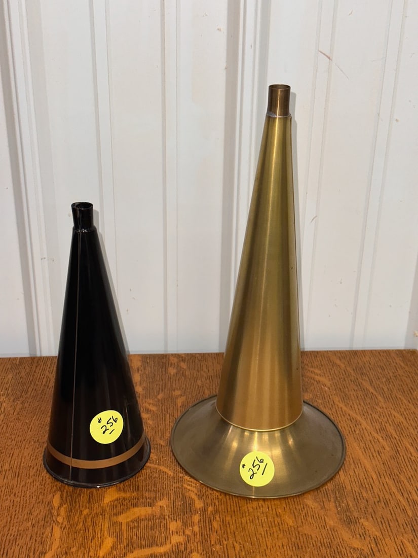 2 phonograph horns (1 of 1)