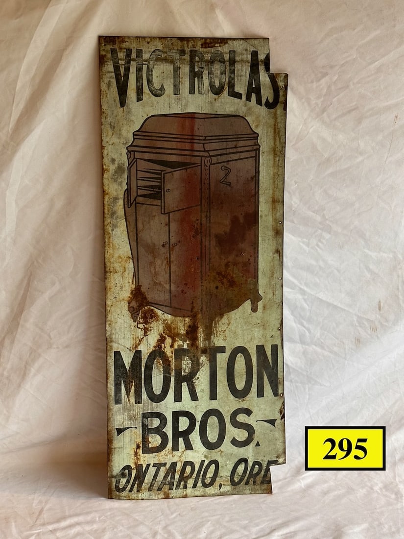 Victrolas Phonograph Vertical Tin Dealer Sign (1 of 2)