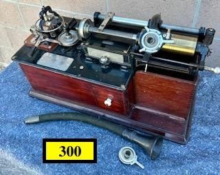 Edison Class M Cylinder Phonograph (1 of 16)