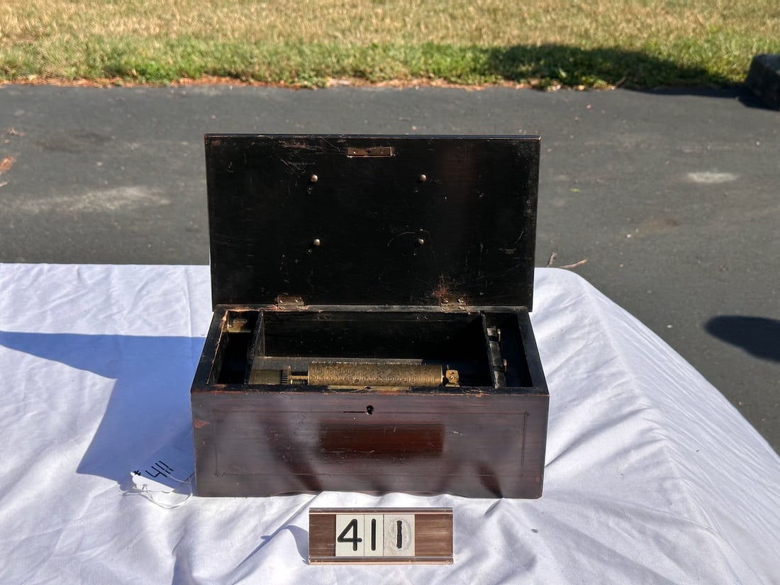 Cylinder Music Box: 5" cylinder. No broken teeth. No tune card or interior lid.